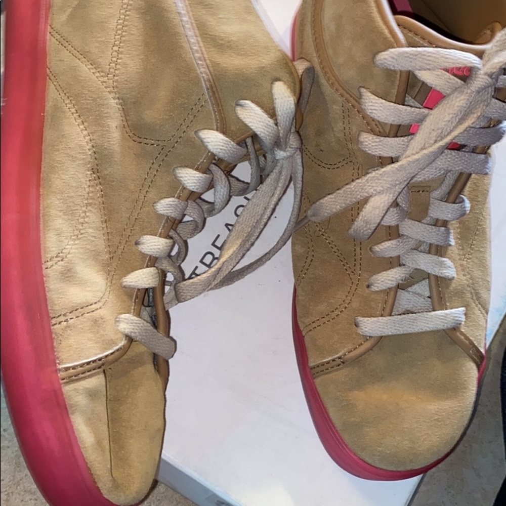 Reebok size 8
